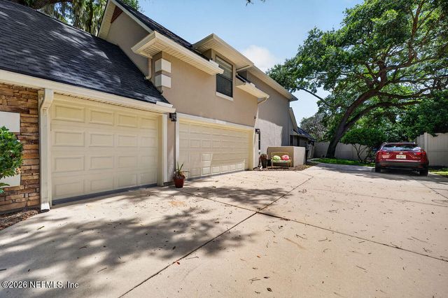 3881 REDS GAIT Lane, Jacksonville, FL 32223