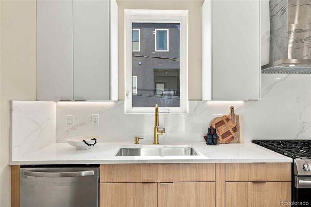 1240 E 35th Avenue, Denver, CO 80205