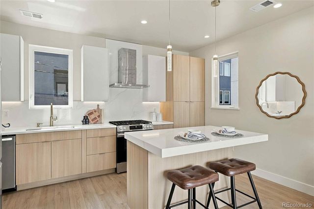 1240 E 35th Avenue, Denver, CO 80205