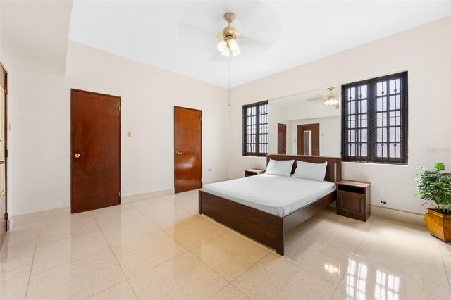 550 WAYMOUTH, MIRAMAR, San Juan, PR 00907