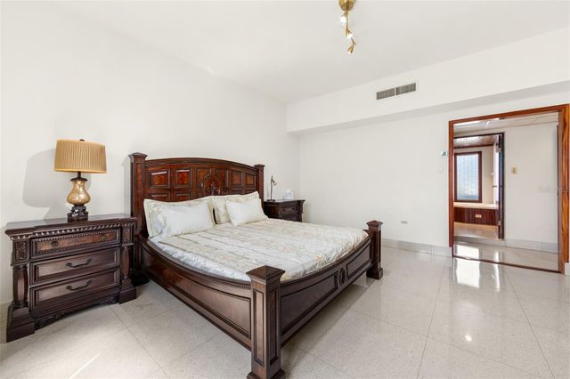 550 WAYMOUTH, MIRAMAR, San Juan, PR 00907