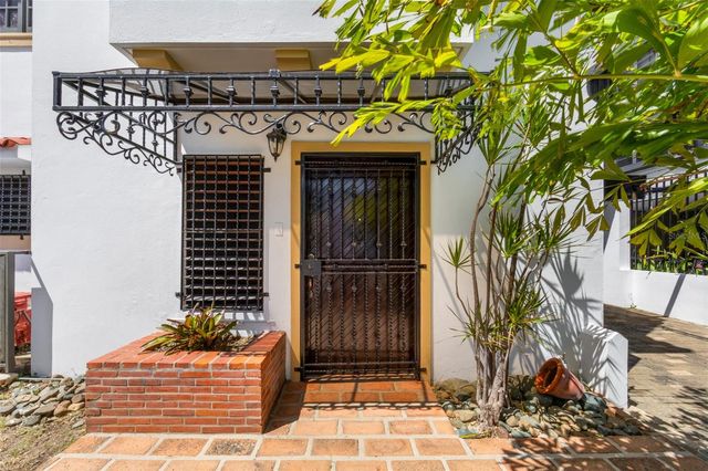 550 WAYMOUTH, MIRAMAR, San Juan, PR 00907