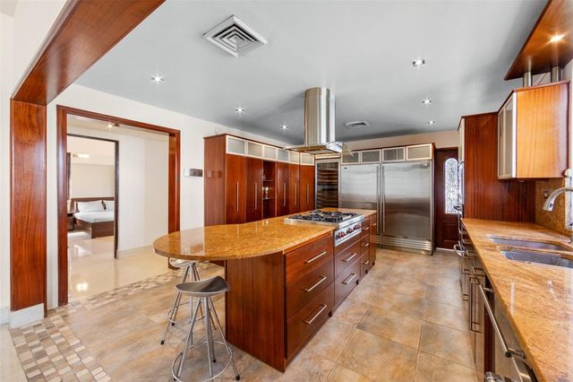 550 WAYMOUTH, MIRAMAR, San Juan, PR 00907