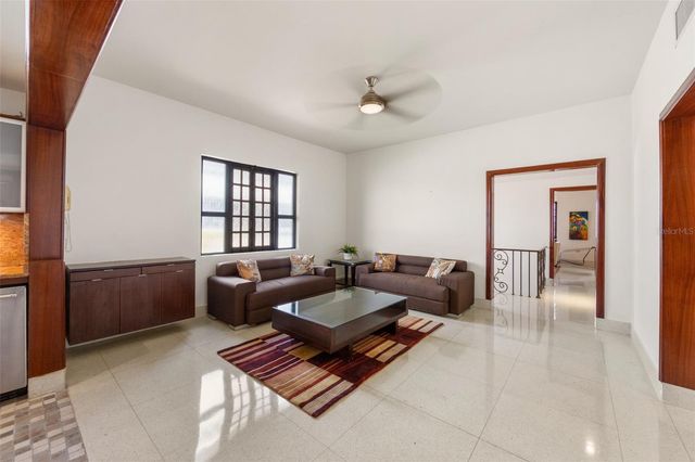 550 WAYMOUTH, MIRAMAR, San Juan, PR 00907