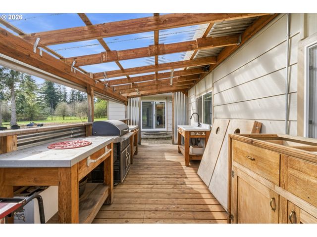 16950 S REDLAND Rd, Oregon City, OR 97045