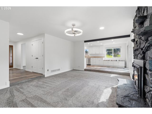 16950 S REDLAND Rd, Oregon City, OR 97045