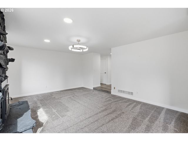 16950 S REDLAND Rd, Oregon City, OR 97045