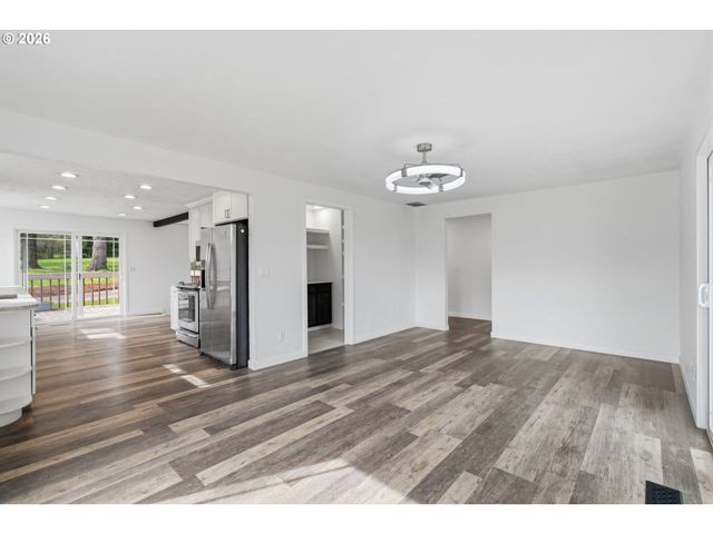 16950 S REDLAND Rd, Oregon City, OR 97045