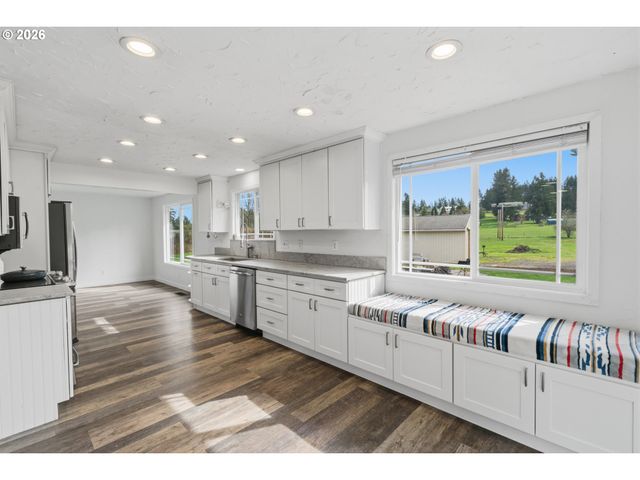 16950 S REDLAND Rd, Oregon City, OR 97045