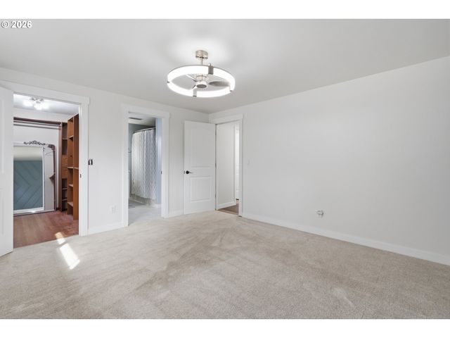 16950 S REDLAND Rd, Oregon City, OR 97045