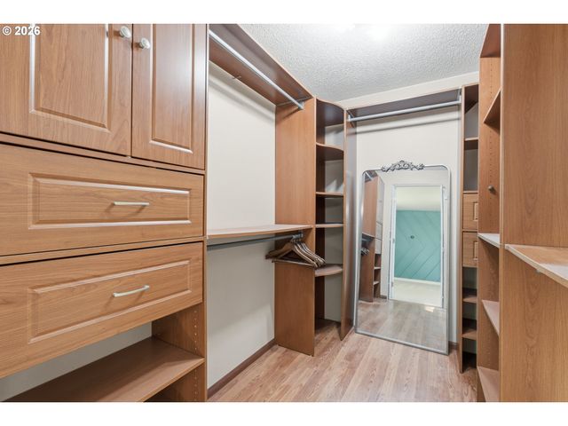 16950 S REDLAND Rd, Oregon City, OR 97045