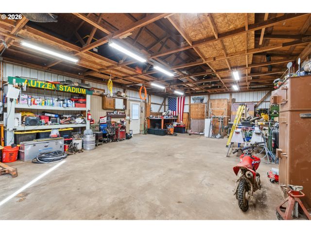 16950 S REDLAND Rd, Oregon City, OR 97045