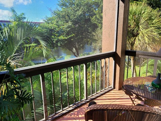 955 Egret Circle 301, Delray Beach, FL 33444