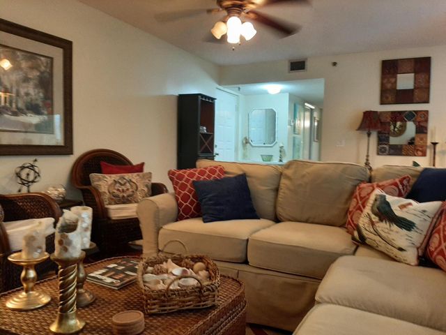 955 Egret Circle 301, Delray Beach, FL 33444