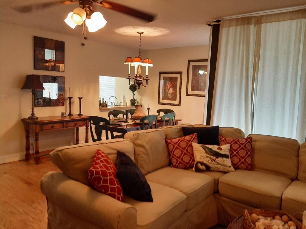 955 Egret Circle 301, Delray Beach, FL 33444