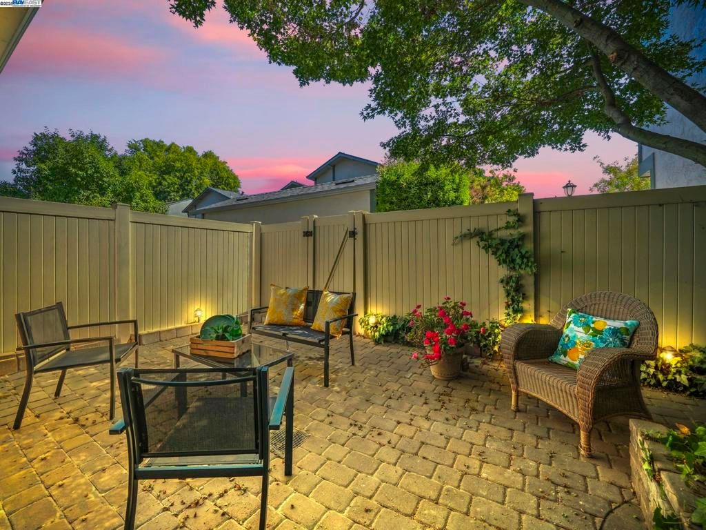 Image 1 of property listing at 727 Sandpiper Cmn, Livermore, CA 94551