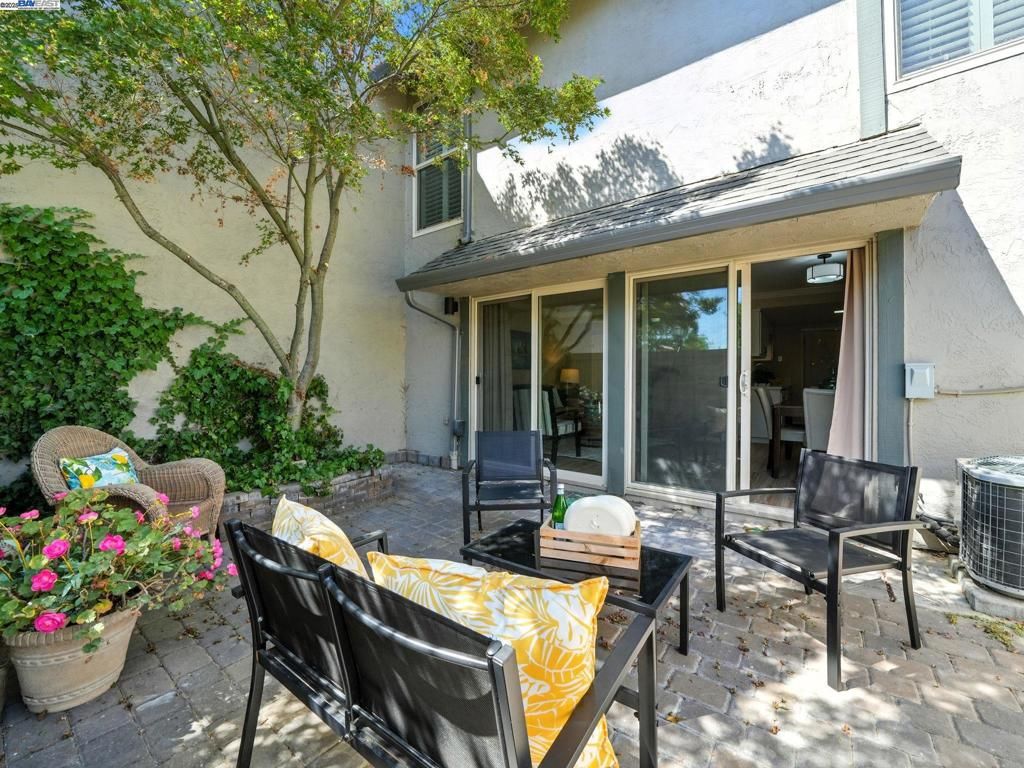 Image 31 of property listing at 727 Sandpiper Cmn, Livermore, CA 94551
