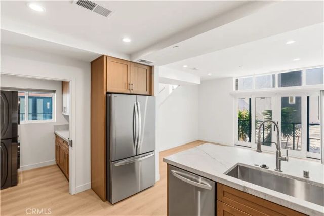 215 Oceanside Blvd 2, Oceanside, CA 92054