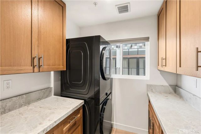 215 Oceanside Blvd 2, Oceanside, CA 92054