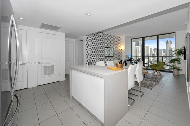 1600 NE 1st Ave 2809, Miami, FL 33132