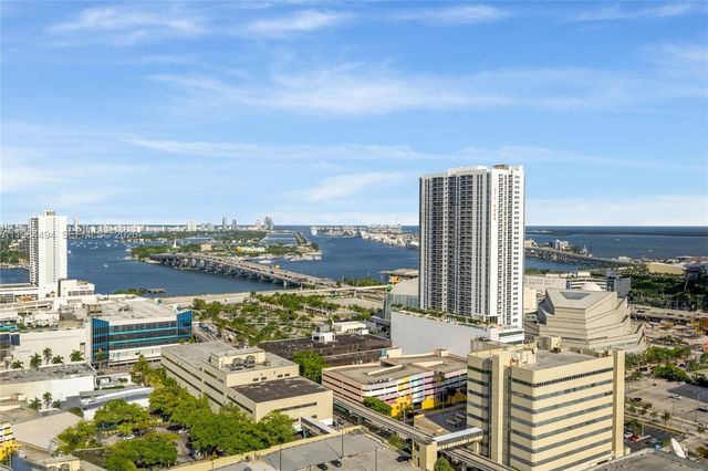 1600 NE 1st Ave 2809, Miami, FL 33132