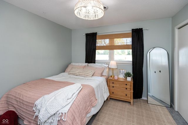 8560 N Lakewood Place, West Terre Haute, IN 47885