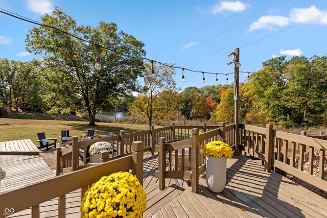 8560 N Lakewood Place, West Terre Haute, IN 47885