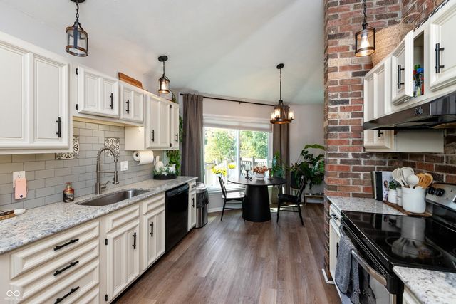 8560 N Lakewood Place, West Terre Haute, IN 47885