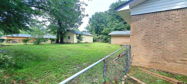 2700 Brentwood Dr., Tyler, TX 75701