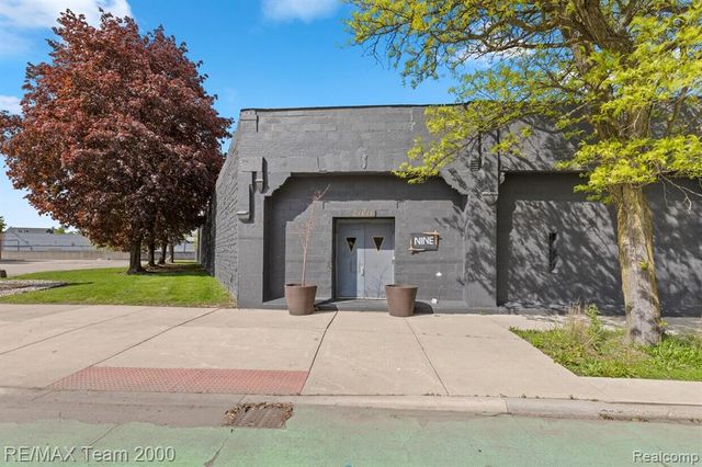 21616 Grand River Avenue, Detroit, MI 48219