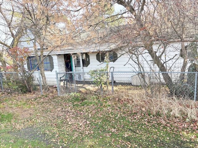 360 W COLLEGE St, Athena, OR 97813