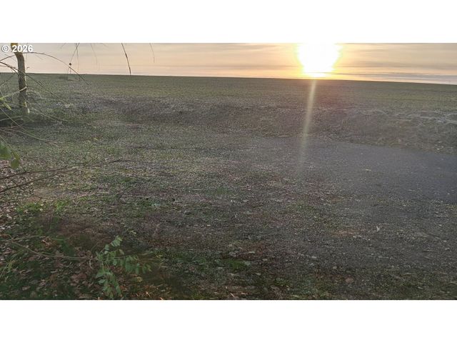 360 W COLLEGE St, Athena, OR 97813