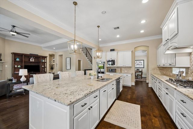 123 N Thatcher Bend Circle, The Woodlands, TX 77389