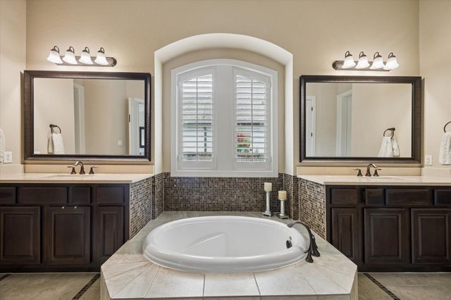 123 N Thatcher Bend Circle, The Woodlands, TX 77389