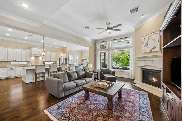 123 N Thatcher Bend Circle, The Woodlands, TX 77389
