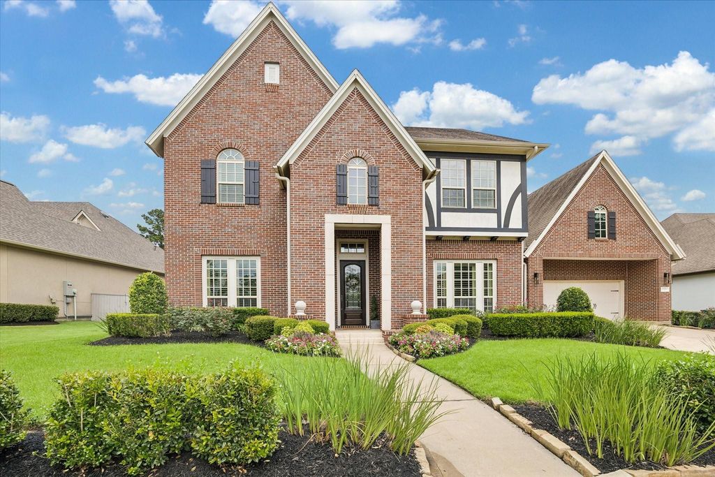 123 N Thatcher Bend Circle, The Woodlands, TX 77389
