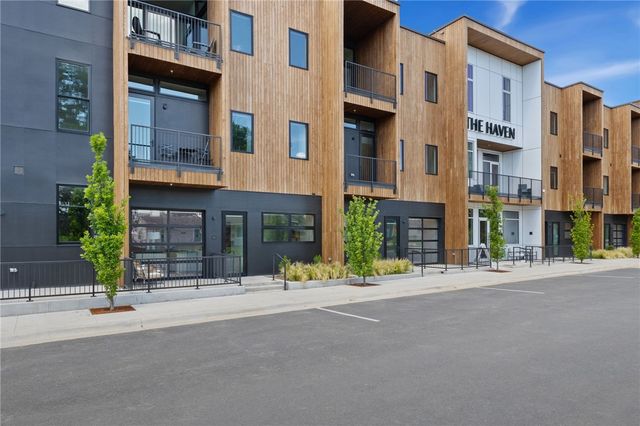 905 SE 4th Street 110, Bentonville, AR 72712