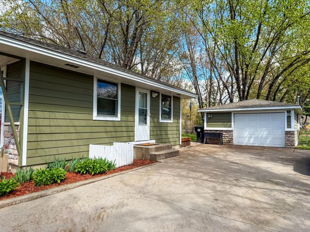 10821 Kumquat Street NW, Coon Rapids, MN 55448