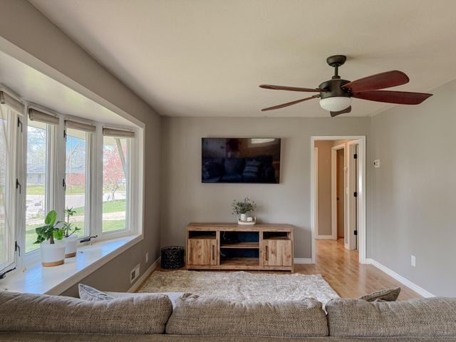 10821 Kumquat Street NW, Coon Rapids, MN 55448