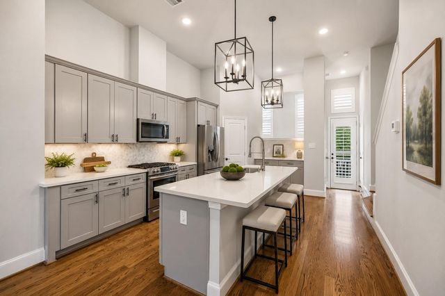2407 Lawrence Street, Houston, TX 77008