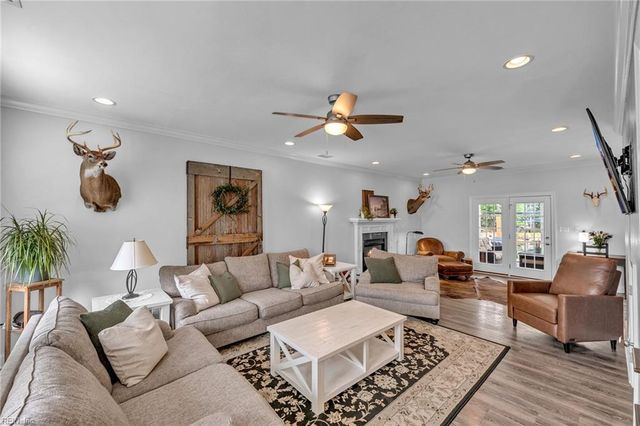3864 Border WAY, Virginia Beach, VA 23456