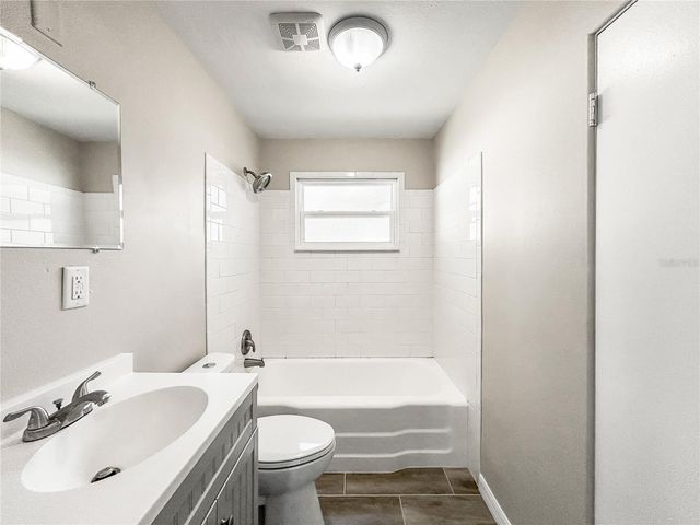 25 E CHARLOTTE AVENUE, Eustis, FL 32726