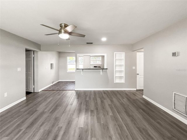 25 E CHARLOTTE AVENUE, Eustis, FL 32726