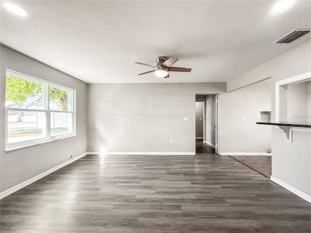 25 E CHARLOTTE AVENUE, Eustis, FL 32726