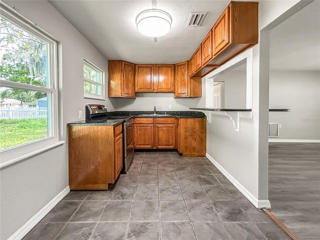 25 E CHARLOTTE AVENUE, Eustis, FL 32726