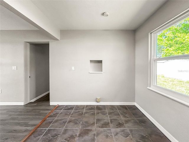 25 E CHARLOTTE AVENUE, Eustis, FL 32726