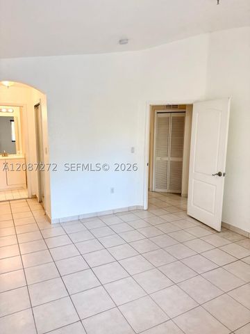 8906 W Flagler St 216, Miami, FL 33174