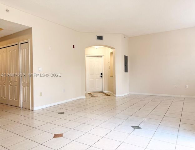 8906 W Flagler St 216, Miami, FL 33174