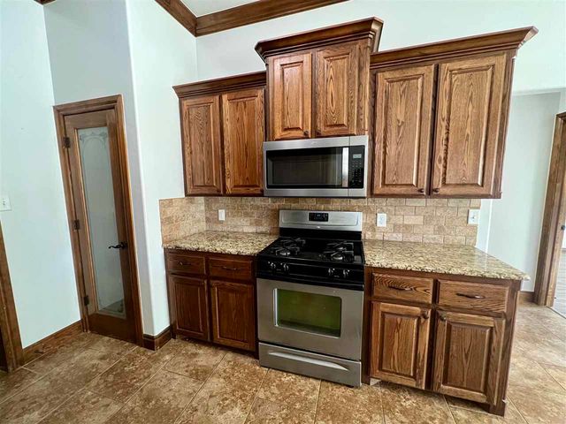 1325 NE Saddle Rock Dr, Elgin, OK 73538