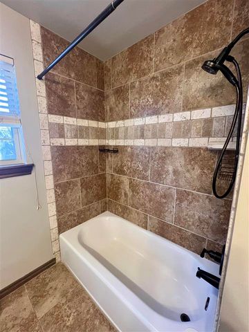 1325 NE Saddle Rock Dr, Elgin, OK 73538